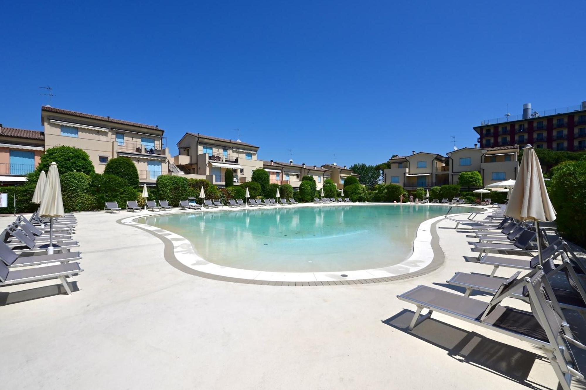 Adriatica Immobiliare - Borgo Dei Fiori * Lido di Jesolo